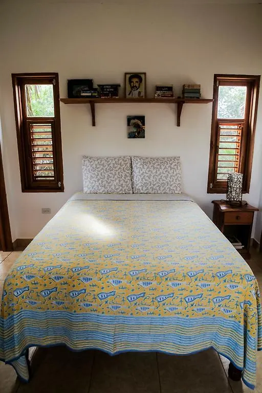 Kudehya Guesthouse Treasure Beach Guest house