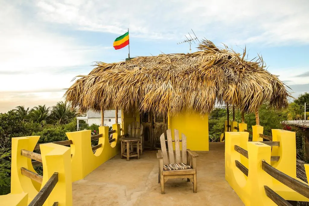 KuDehya Guesthouse Treasure Beach