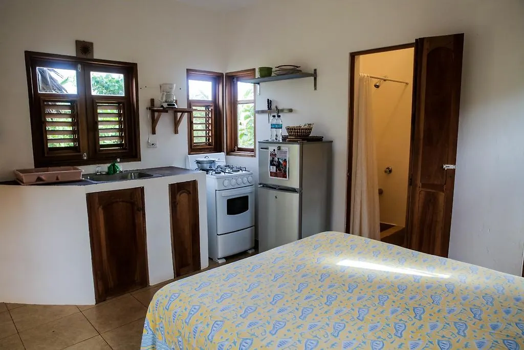 KuDehya Guesthouse Treasure Beach Gæstehus